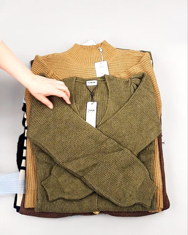 Фотография  668 - Джемпера Bestseller+DK 035#7 кг, ЛОТ №8258 оптом в Петрозаводске и Карелии