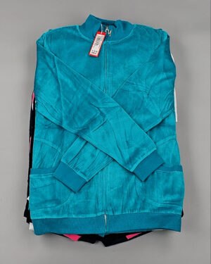 Купить Спортивные костюмы  AD83#4 шт, ЛОТ №8637 оптом в Петрозаводске и Карелии