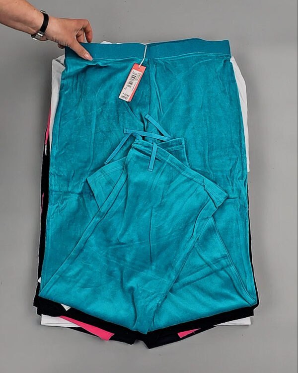 Фотография  388 - Спортивные костюмы  AD83#4 шт, ЛОТ №8637 оптом в Петрозаводске и Карелии