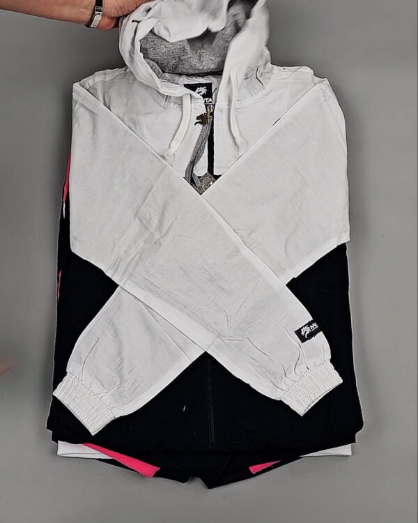 Фотография  224 - Спортивные костюмы  AD83#4 шт, ЛОТ №8637 оптом в Петрозаводске и Карелии