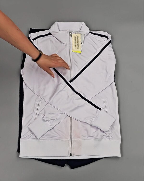 Фотография  499 - Спортивные костюмы  AD83#4 шт, ЛОТ №8637 оптом в Петрозаводске и Карелии