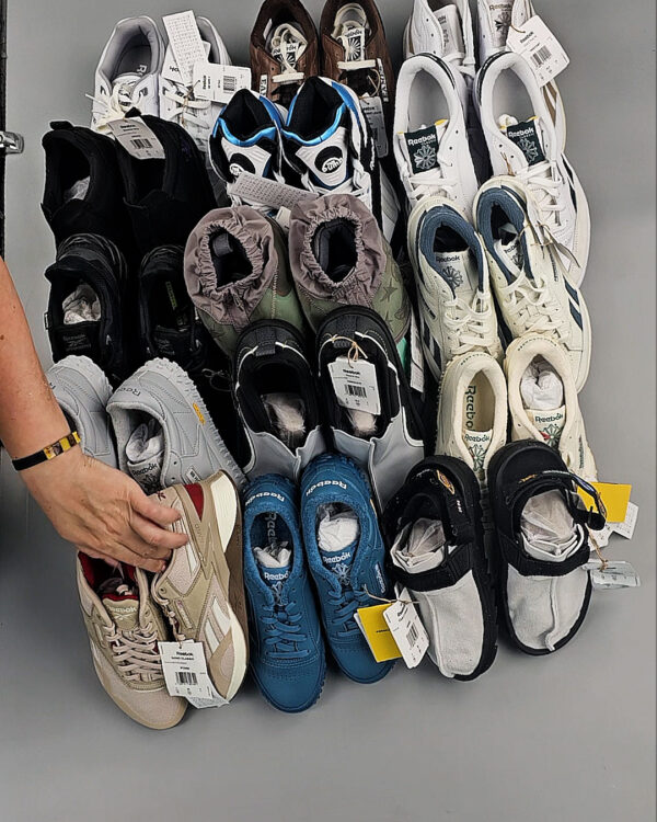 Фотография  845 - Кроссовки Reebok#23 шт, ЛОТ №8896 оптом в Петрозаводске и Карелии