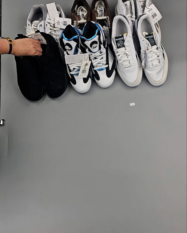 Фотография  875 - Кроссовки Reebok#23 шт, ЛОТ №8896 оптом в Петрозаводске и Карелии