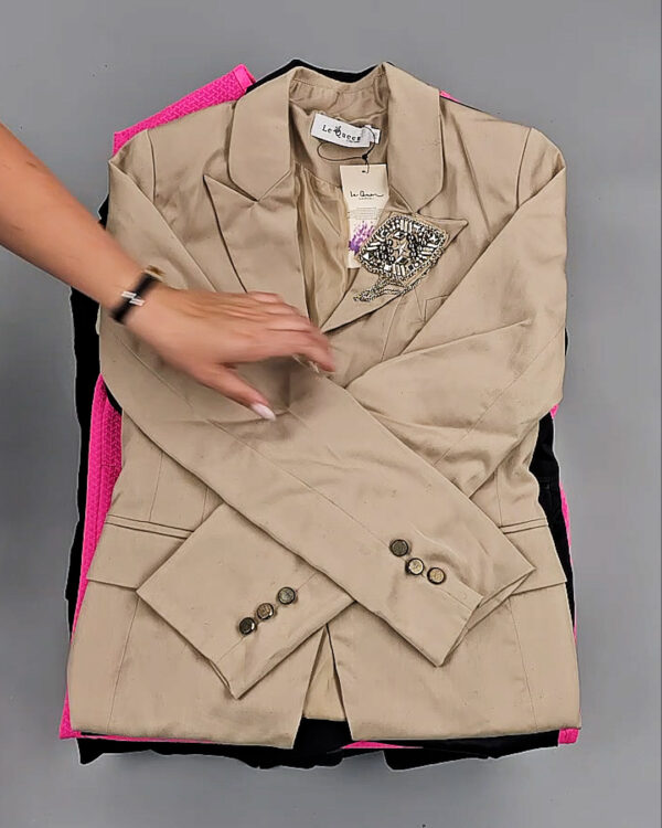 Фотография  627 - Жакеты Корея 085#10 кг, ЛОТ № СТ-9238 оптом в Петрозаводске и Карелии