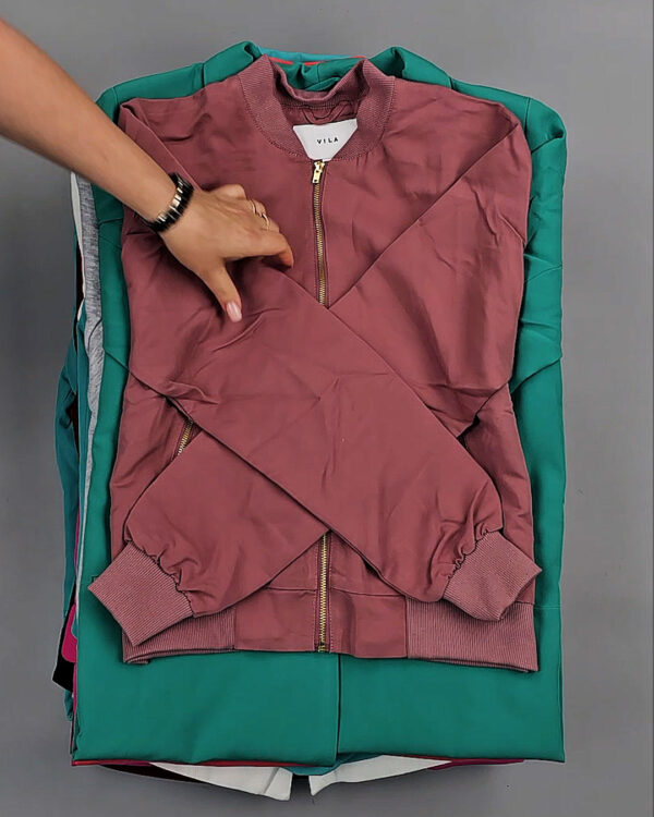 Фотография  126 - Толстовки+Верхняя одежда Bestseller Summer 045 B#7,2 кг, ЛОТ СТ-9323 оптом в Петрозаводске и Карелии