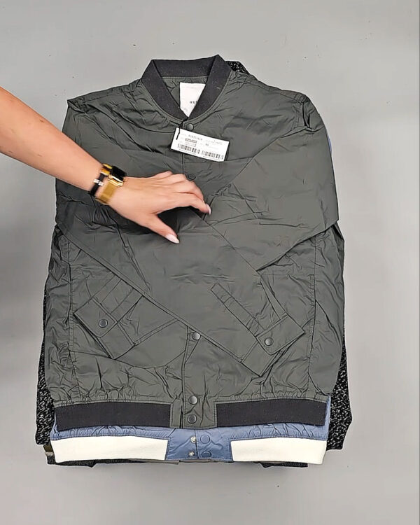 Фотография  475 - Верхняя одежда Корея 085#15 кг, ЛОТ № СТ-9248 оптом в Петрозаводске и Карелии