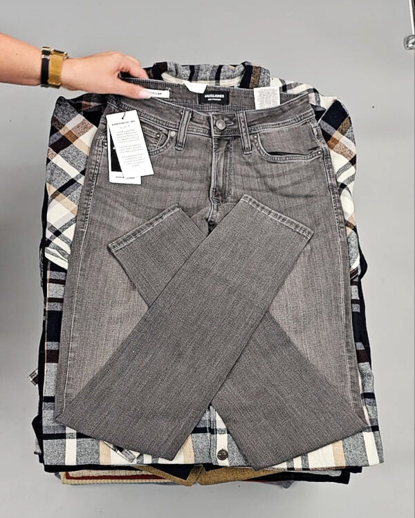 Фотография  370 - JACK JONES Men Winter mix 075#20 кг, ЛОТ № СТ-9265 оптом в Петрозаводске и Карелии