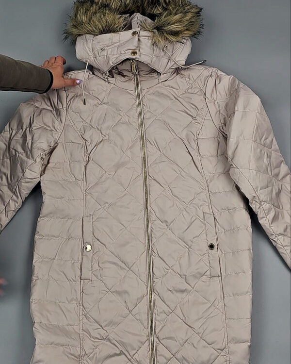 Фотография  106 - Верхняя одежда женская CAN 104#15 кг, ЛОТ СТ-9350 оптом в Петрозаводске и Карелии