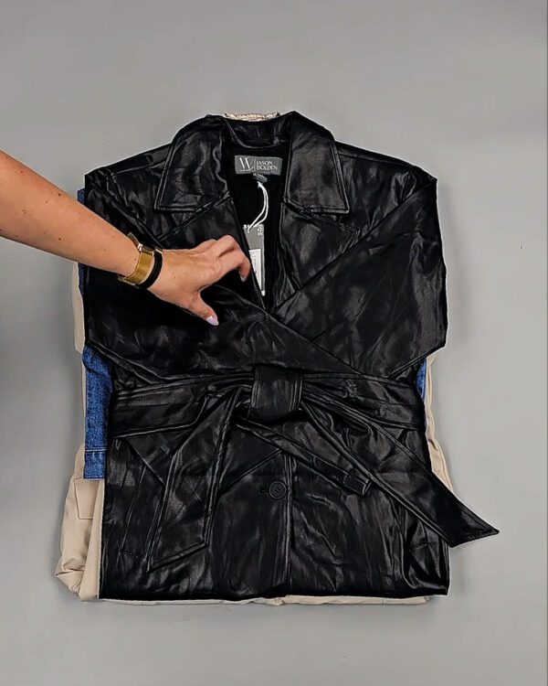 Фотография  618 - Ветровки женские CAN 104#12,4 кг, ЛОТ СТ-9403 оптом в Петрозаводске и Карелии