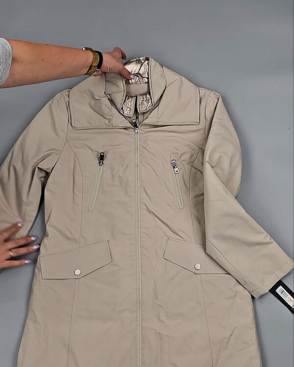 Фотография  883 - Ветровки женские CAN 104#12,4 кг, ЛОТ СТ-9403 оптом в Петрозаводске и Карелии