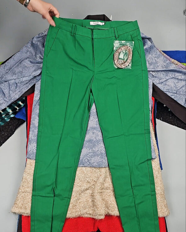 Фотография  640 - B.YOUNG Winter mix 104#15 кг, ЛОТ СТ-9595 оптом в Петрозаводске и Карелии