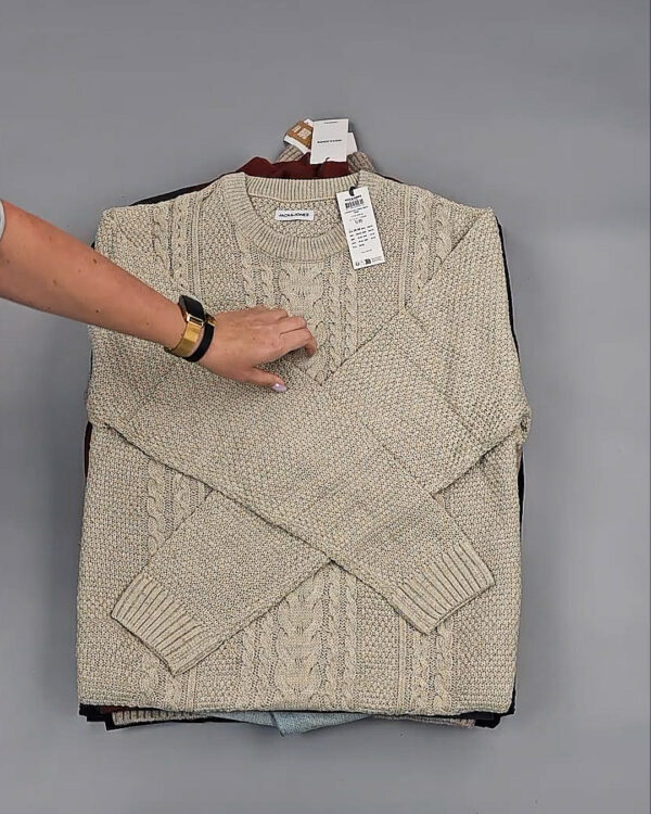 Фотография  382 - JACK JONES Men Winter mix 075#20 кг, ЛОТ № СТ-9442 оптом в Петрозаводске и Карелии