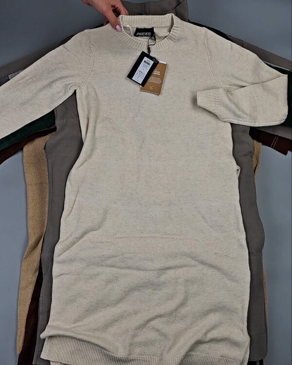 Фотография  827 - Платья Bestseller+DK Winter 035#7 кг, ЛОТ СТ-9916 оптом в Петрозаводске и Карелии