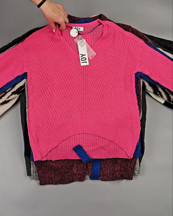 Фотография  890 - Джемпера Bestseller+DK 035#7 кг, ЛОТ СТ-9913 оптом в Петрозаводске и Карелии