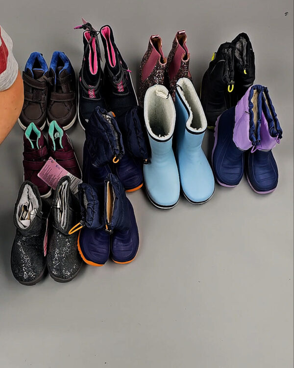 Фотография  594 - Обувь СТОК дети зима 065#6,2 кг, ЛОТ СТ-9661 оптом в Петрозаводске и Карелии