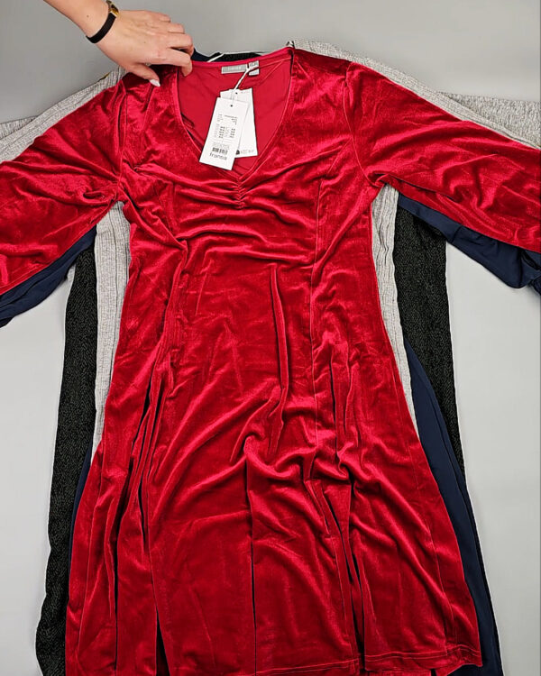 Фотография  299 - Платья Bestseller+DK Winter 035#7 кг, ЛОТ СТ-9999 оптом в Петрозаводске и Карелии