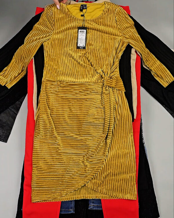 Фотография  915 - DK+Bestseller 085#16 кг, ЛОТ СТ-9952 оптом в Петрозаводске и Карелии