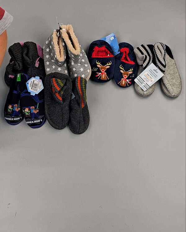 Фотография  275 - Обувь домашняя дети СТОК 065#3,2 кг, ЛОТ СТ-9727 оптом в Петрозаводске и Карелии