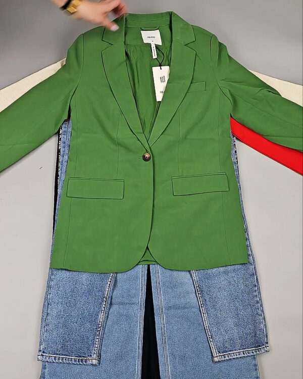 Фотография  140 - DK+Bestseller 085#16 кг, ЛОТ СТ-9952 оптом в Петрозаводске и Карелии