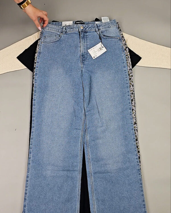 Фотография  680 - DK+Bestseller 085#16 кг, ЛОТ СТ-9952 оптом в Петрозаводске и Карелии