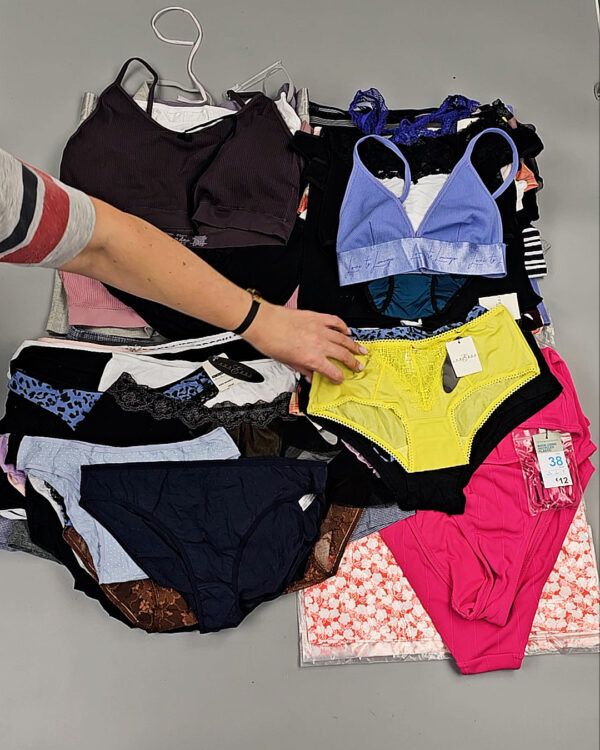 Фотография  332 - Нижнее белье (LINGERIE)#10 кг, ЛОТ СТ-9890 оптом в Петрозаводске и Карелии